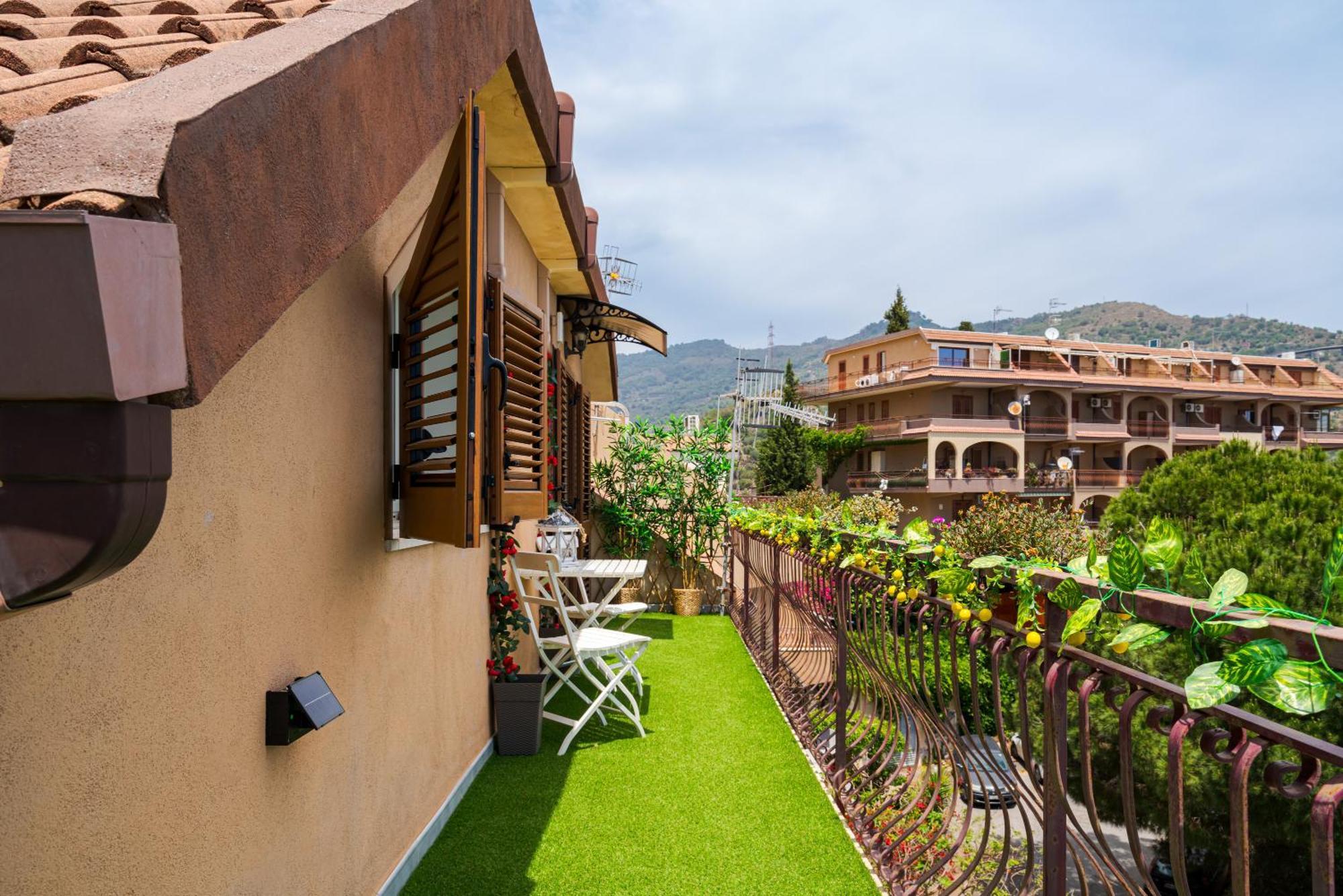 Ferienwohnung La Goccia Sul Mare Letojanni Exterior foto